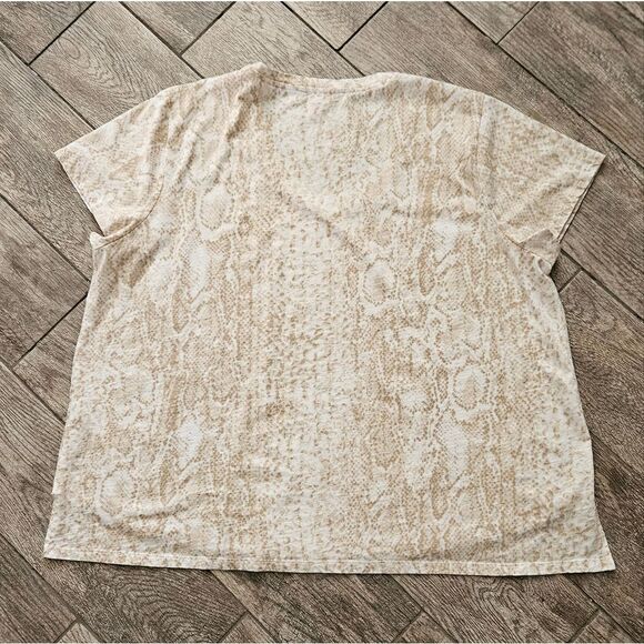 Vince Camuto Beige and Cream Snake Skin Short Sleeve Shirt Size 3X - Picture 9 of 9